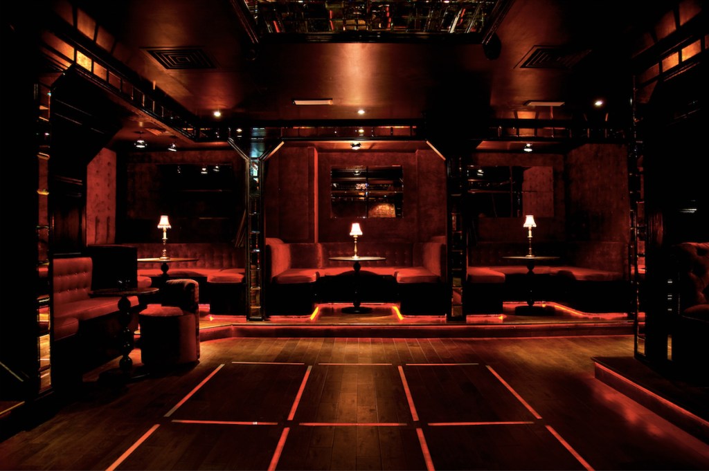 Scotch of St James Table&nbsp;Prices