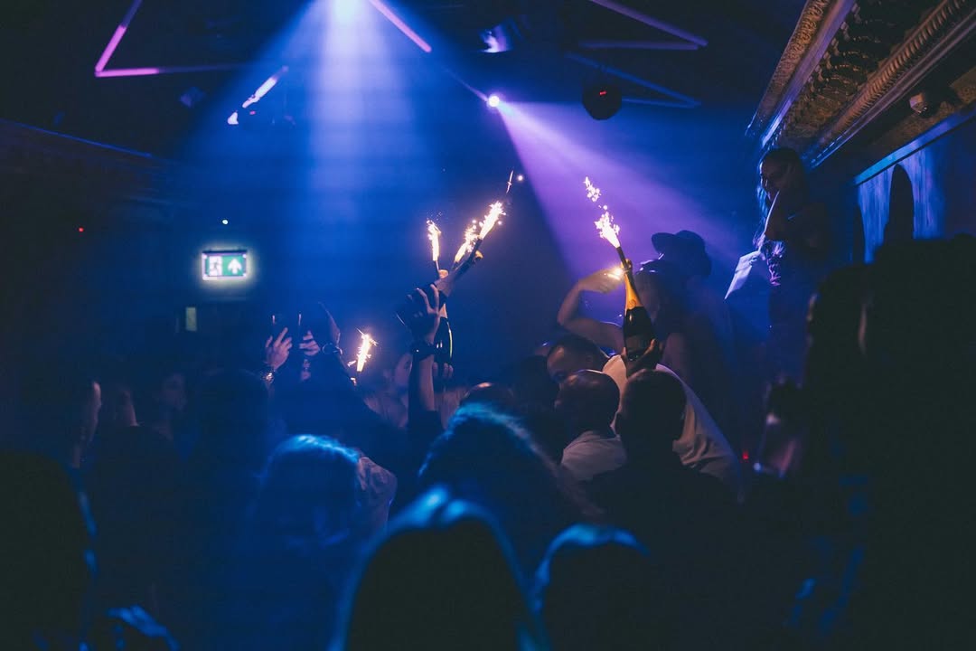 Luna Club London table prices and champagne show experience.